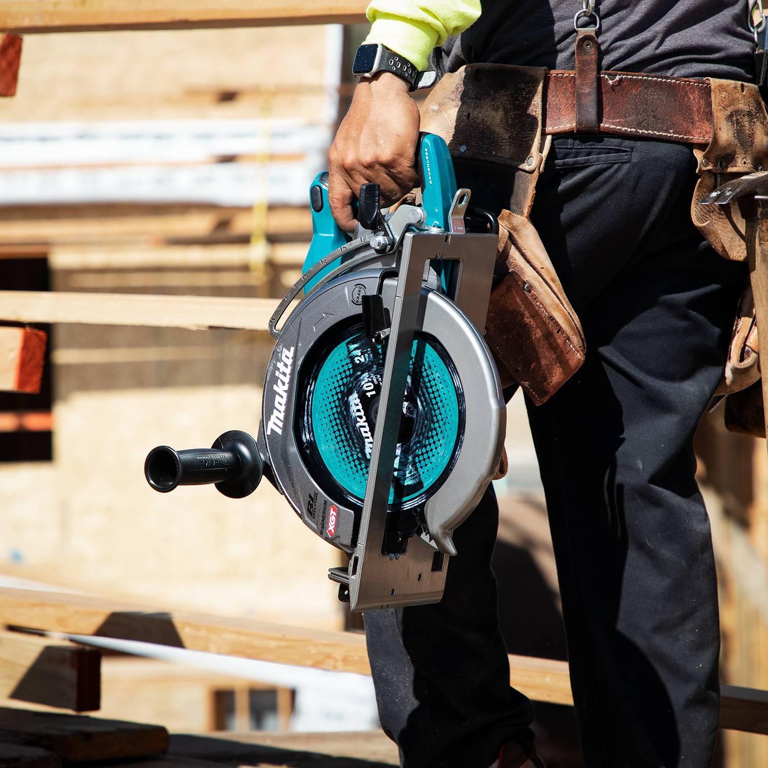 Makita 40V max XGT® Brushless Cordless 7-1/4 Circular Saw Kit, AWS®  Capable (4.0Ah)